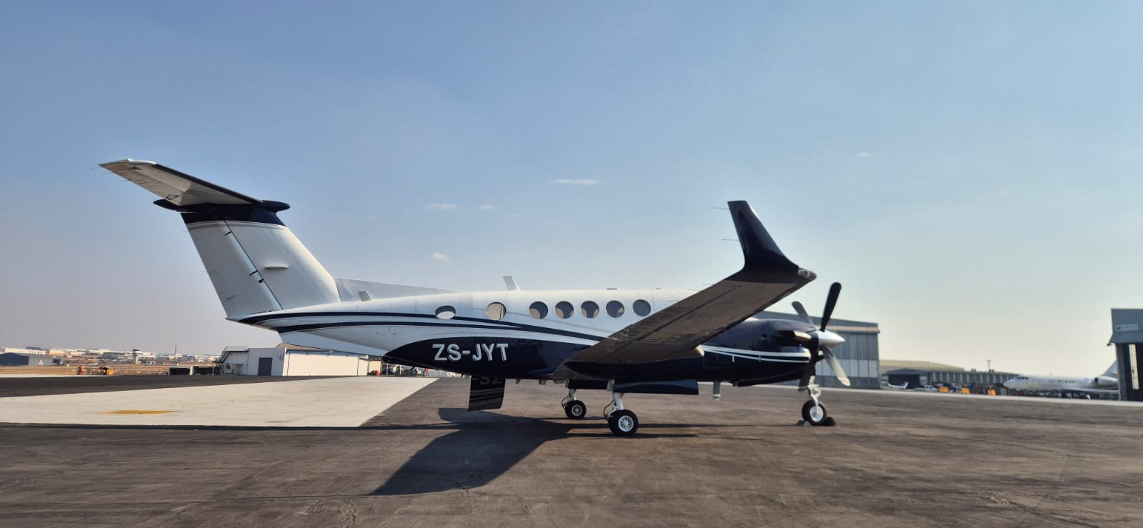 King Air 200, view 1