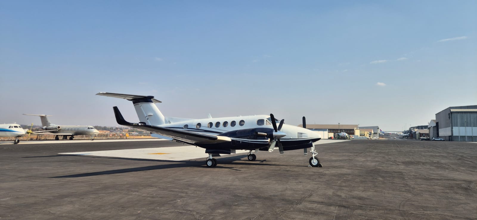 King Air 200, view 2